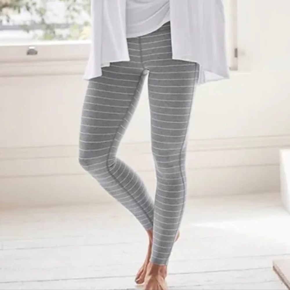 3/$20 Athleta Chaturanga High Rise Grey And White Striped Leggings Womens Small